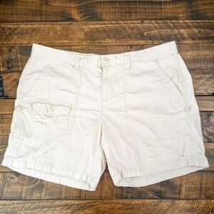 Ralph Lauren Shorts Women’s Size 14 Ivory Classic Chino Mid Rise Cotton Pockets